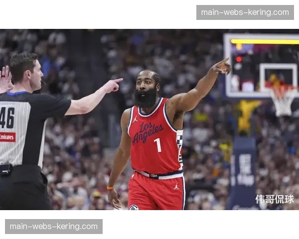 深度报道:播客的崛起——球星个人媒体频道如何分流传统赛后采访 深度报道:播客的崛起——球星个人媒体频道如何分流传统赛后采访