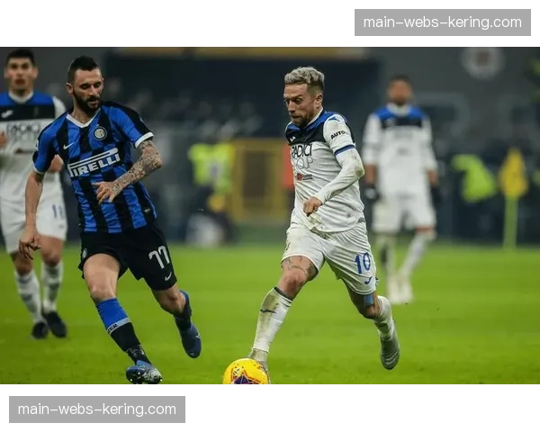 佛罗伦萨vs亚特兰大因球迷投掷烟雾弹中断比赛十分钟